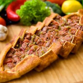 Öz Akçalar Etli Pide (Kızıltoprak)