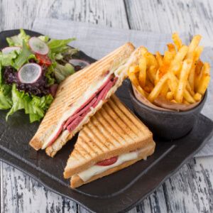 Yeşilçam Tost Ve Kokoreç Evi (Erenler)